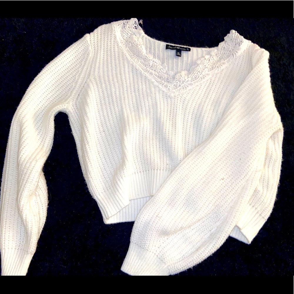 Cute lace necked white sweater!